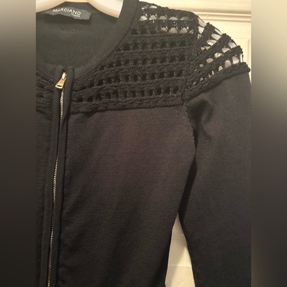 Women’s Black Long Sleeve Sweater Zip Front Mesh Shoulder Detail Size Jr. 1 - Picture 3 of 6